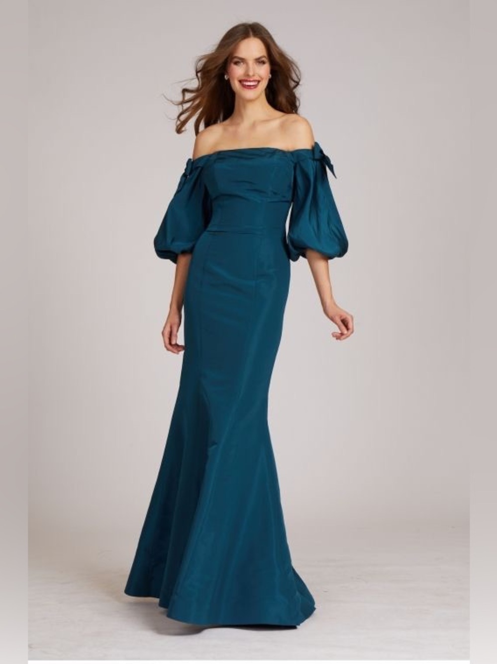 Teri Jon Trumpet Off Shoulder Gown in Taffeta Size 8 NWT Formal